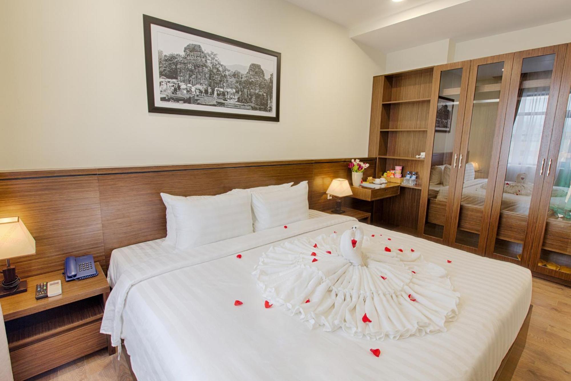 Central Hotel & Spa Danang Exterior photo